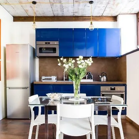 Tezzano9 Apartment *